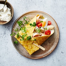 Wrap gevuld met asperges, gerookte kip en bieslook roomkaas